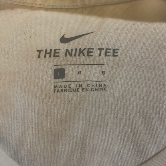 Nike Tee - Picture 3 of 3
